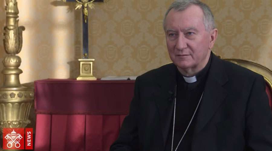 Cardenal Parolin durante la entrevista